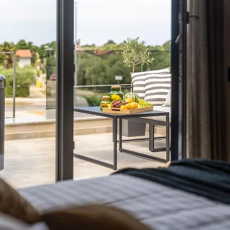 Luxury Lipa Tree * Novigrad Istria