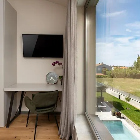 Luxury Lipa Tree Vila